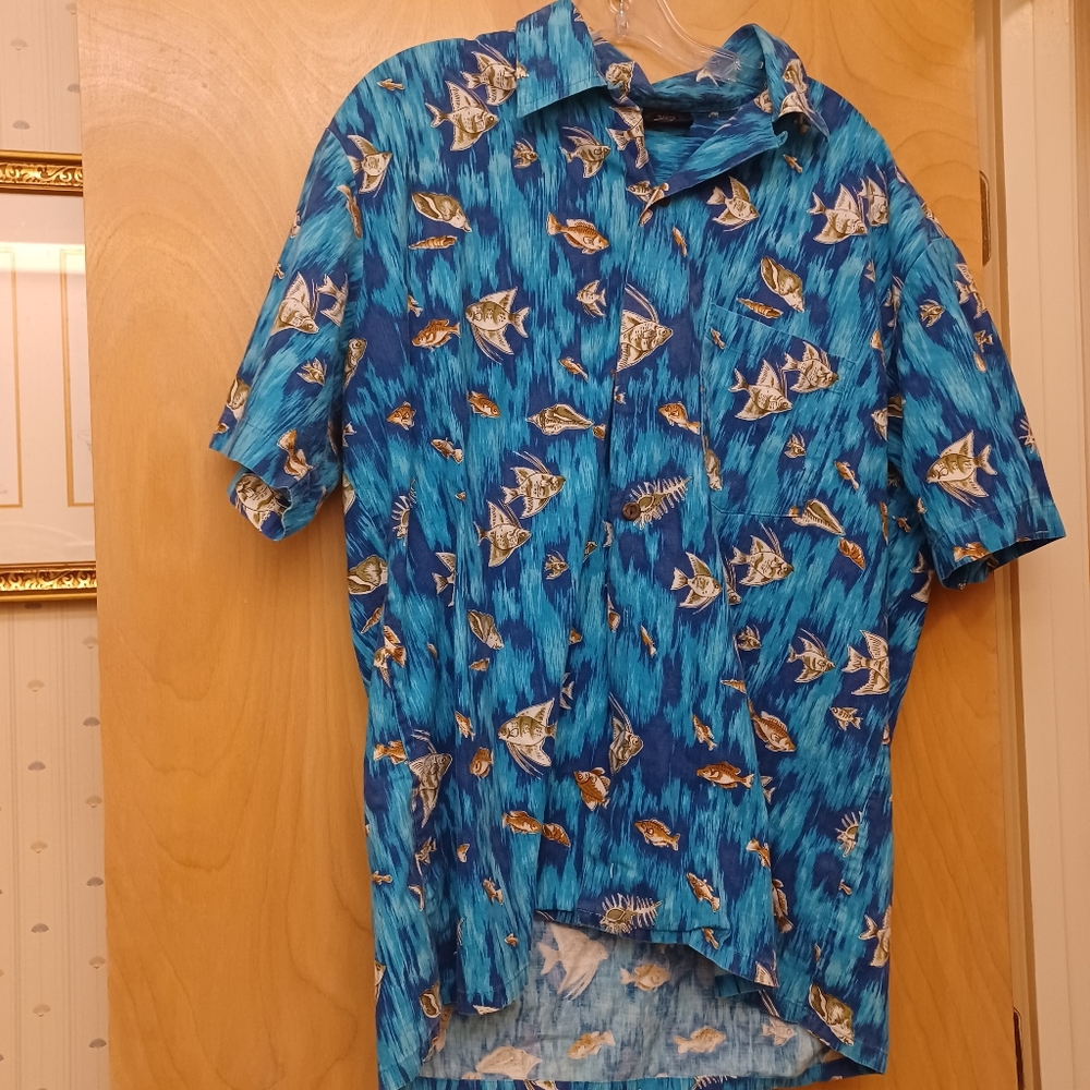 Blue Fish Hawaiian Collared button down top Sz L